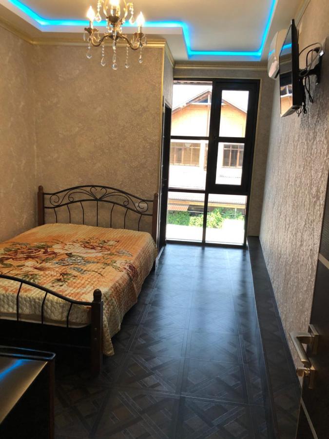 Nina Mini Hotel Гагра Екстер'єр фото