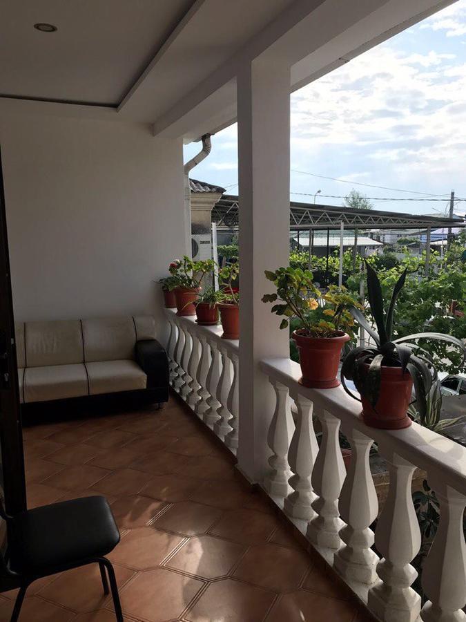 Nina Mini Hotel Гагра Екстер'єр фото