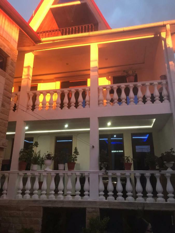 Nina Mini Hotel Гагра Екстер'єр фото